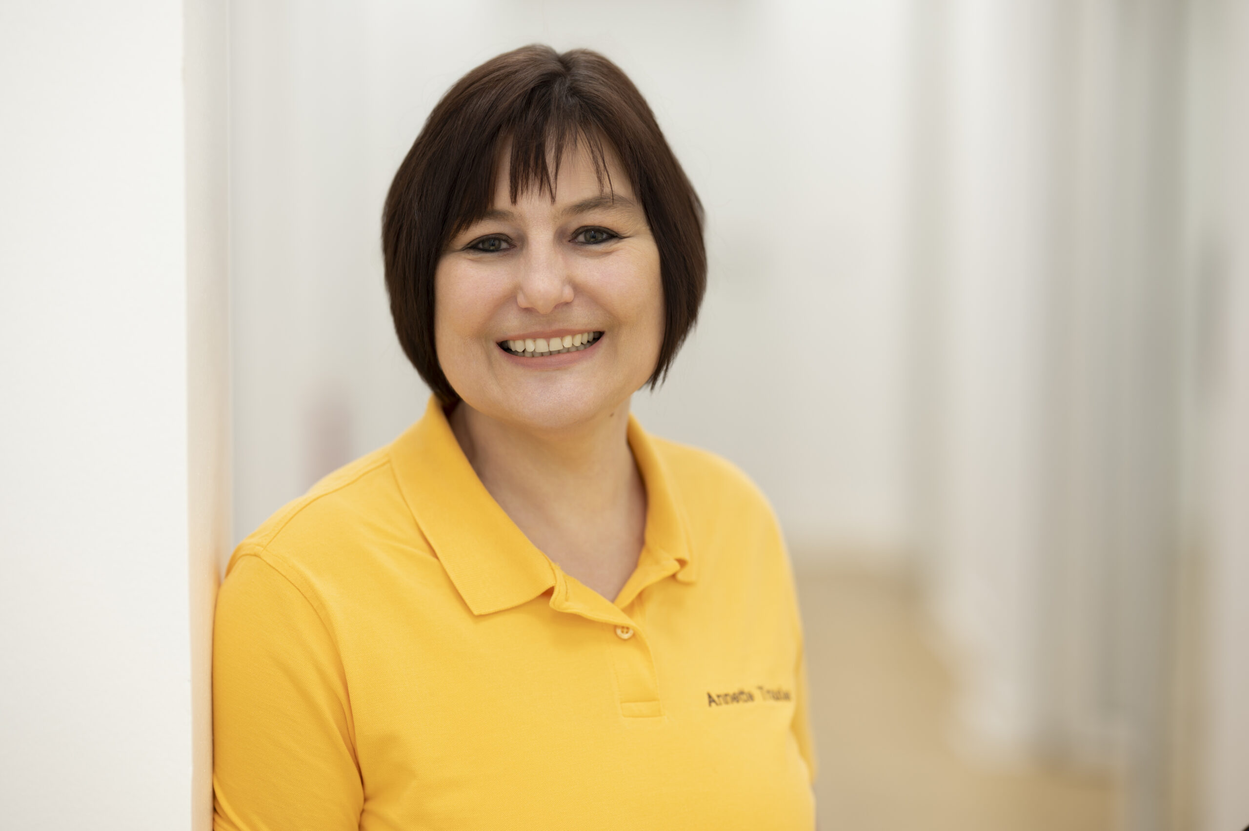 Das Foto zeigt Frau Traxler im Portrait als eine unserer Diabetesberaterinnen des MVZ.