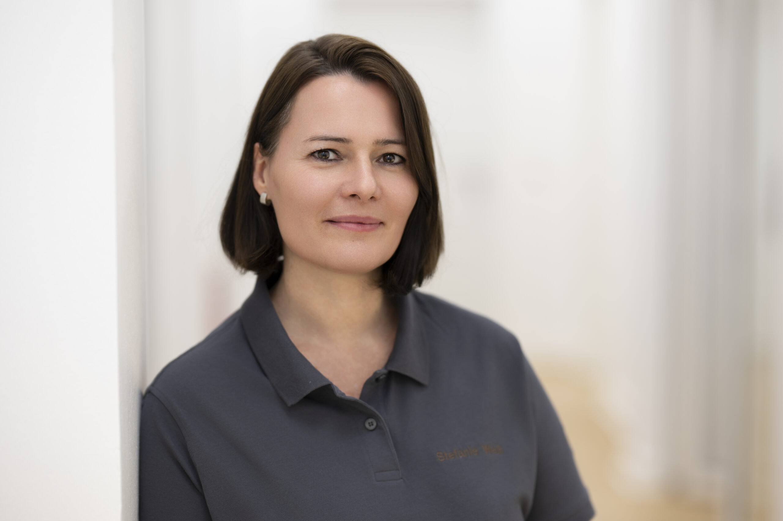 Das Foto zeigt Frau Weiß im Portrait als eine unsere Ärztinnen des MVZ.